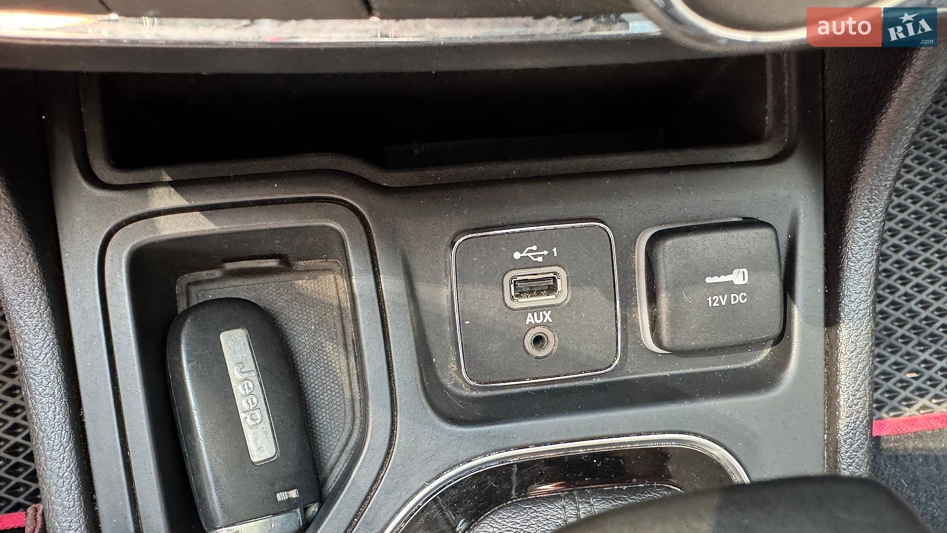 Jeep Cherokee 2020 VIN 1C4PJLLB6MD113296 фото оголошення 34 з 39