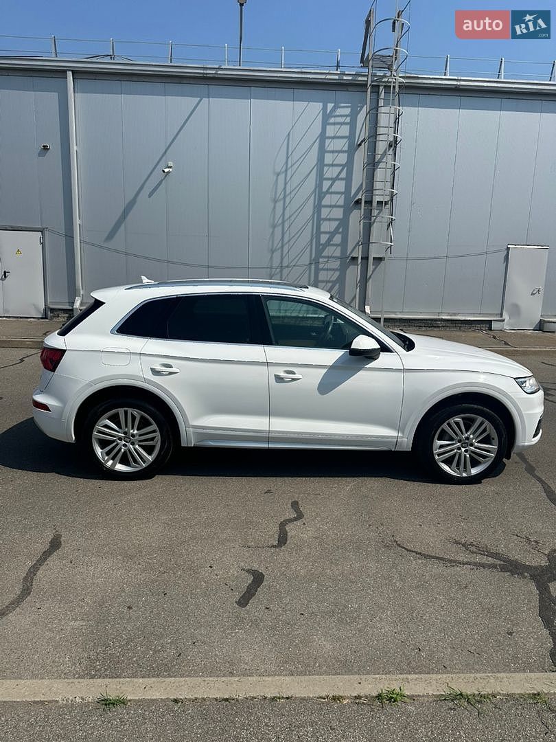 Audi Q5 2016 VIN WA1BNAFY0J2002523 фото оголошення 2 з 12
