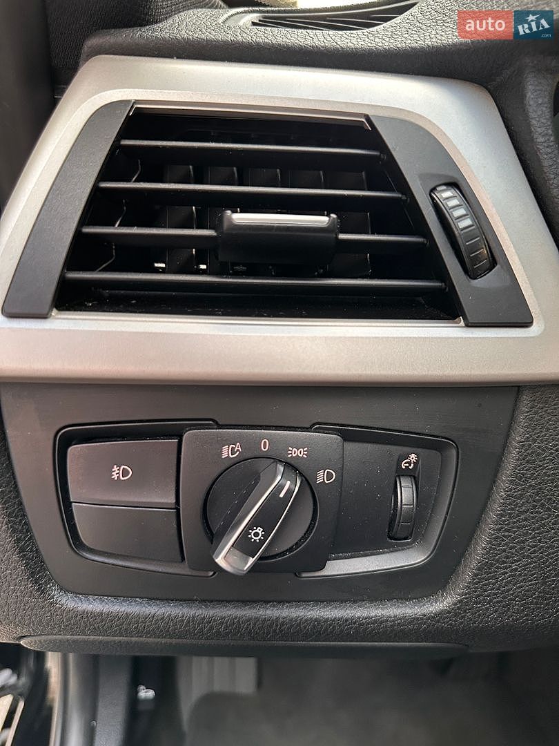 BMW 3 Series 2015 VIN WBA3B1C58F5A05737 фото оголошення 25 з 31