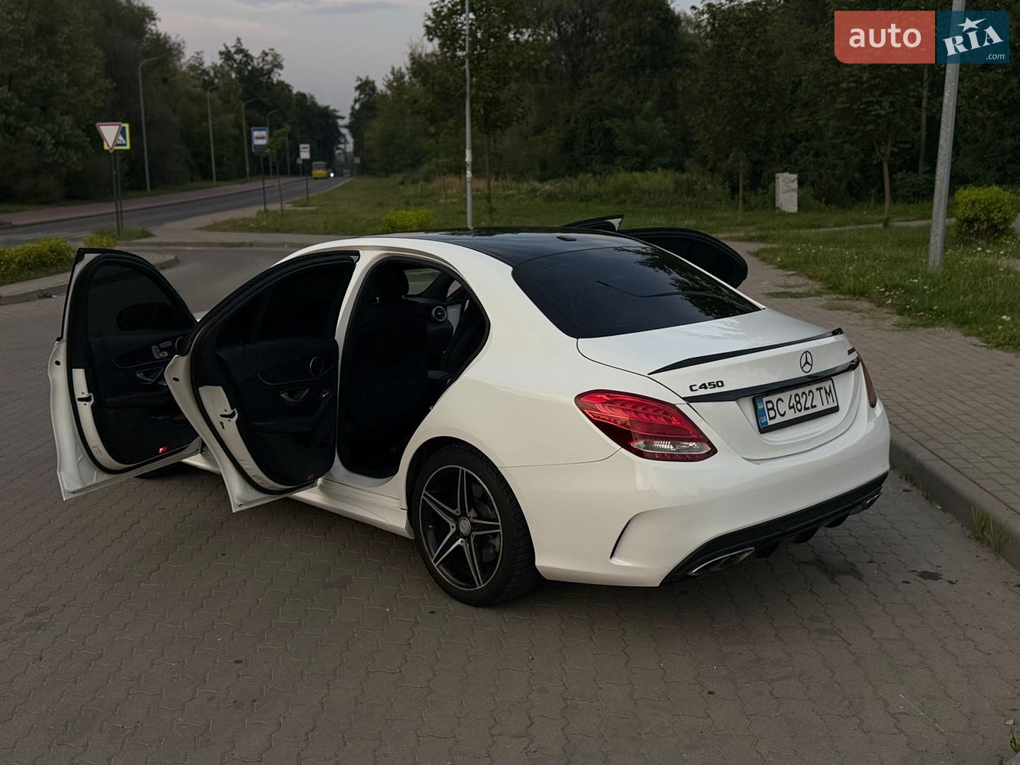 Mercedes-Benz C-Class 2016 VIN 55SWF6EBXGU133140 фото оголошення 8 з 22