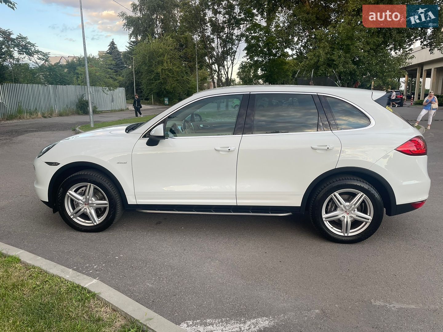 Porsche Cayenne 2012 VIN WP1ZZZ92ZDLA25681 фото оголошення 8 з 19