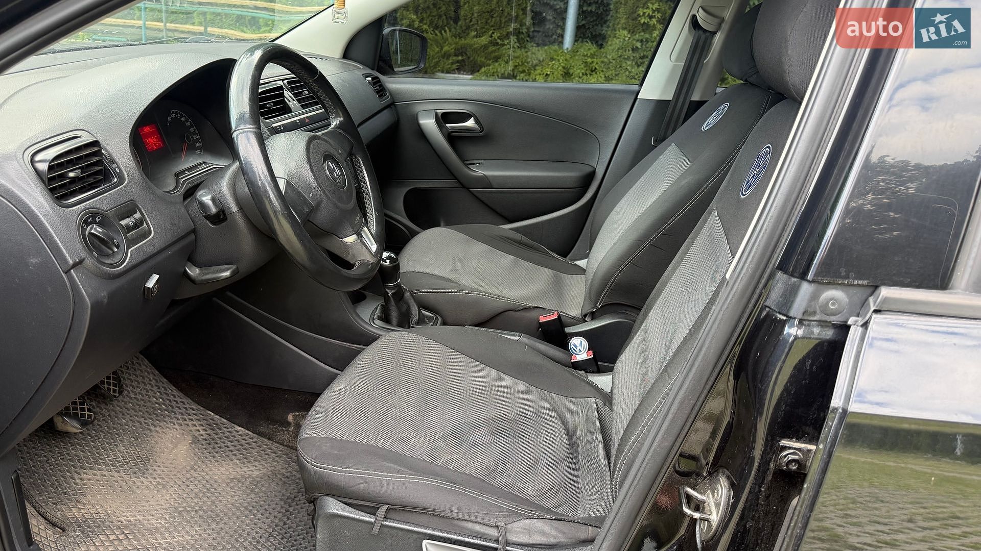 Volkswagen Polo 2013 VIN XW8ZZZ61ZDG057432 фото оголошення 8 з 13