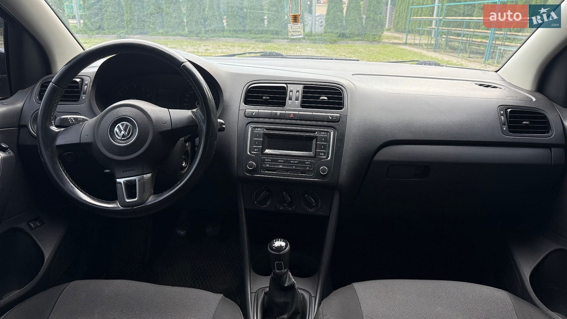 Volkswagen Polo 2013 VIN XW8ZZZ61ZDG057432 фото оголошення 9 з 13