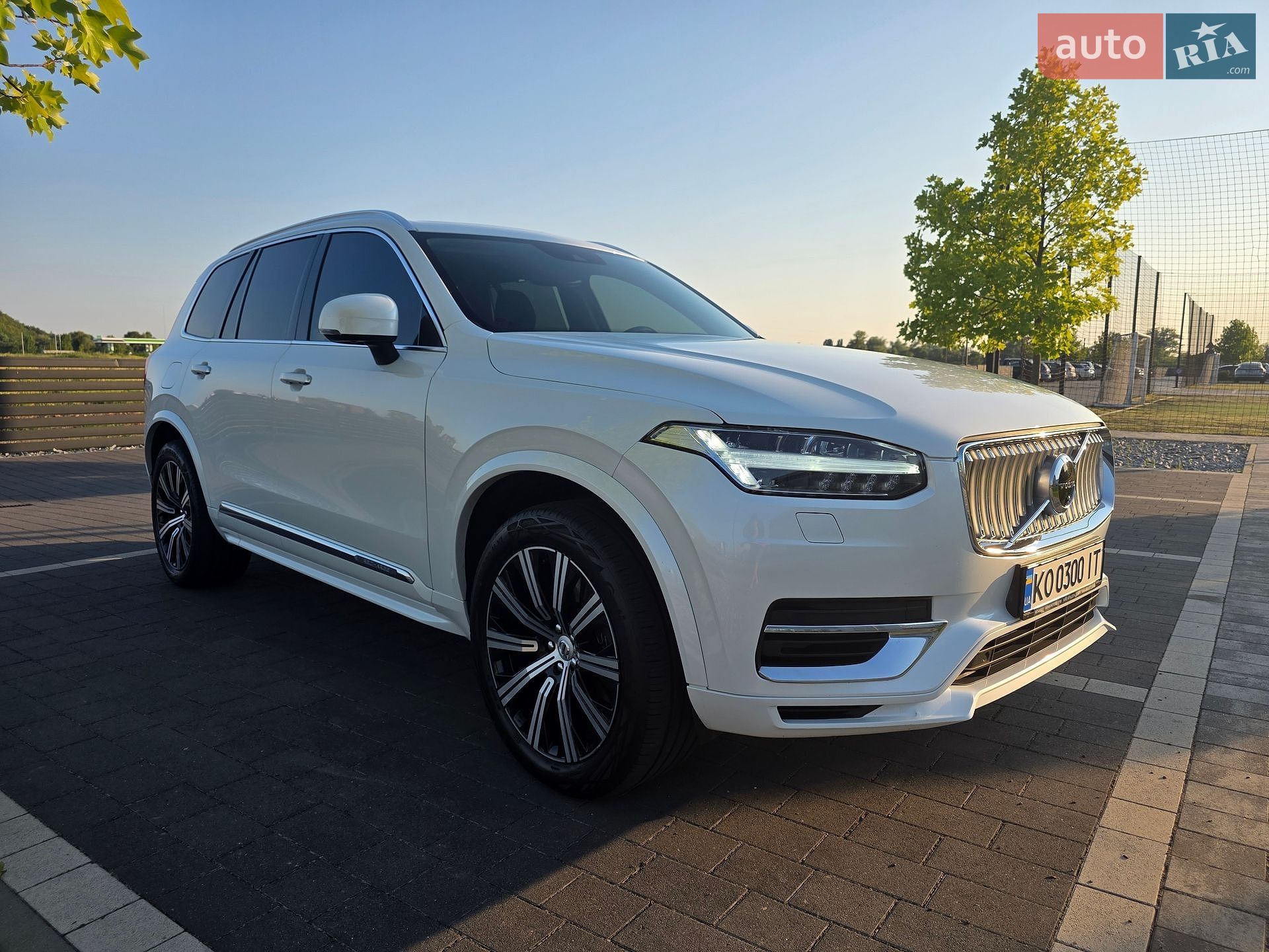 Volvo XC90 2020 VIN YV1LFBMUDM1702879 фото оголошення 7 з 52