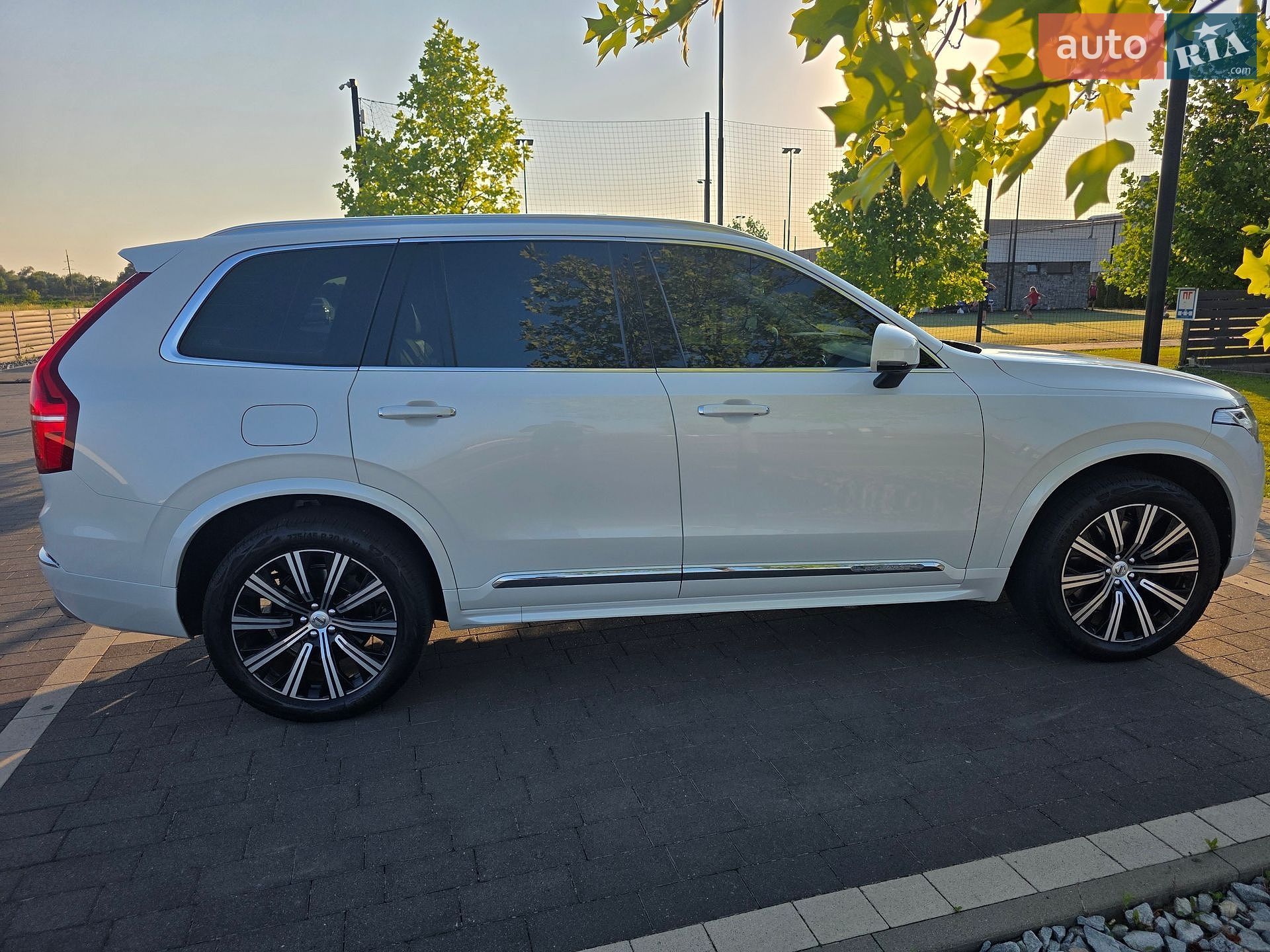 Volvo XC90 2020 VIN YV1LFBMUDM1702879 фото оголошення 8 з 52