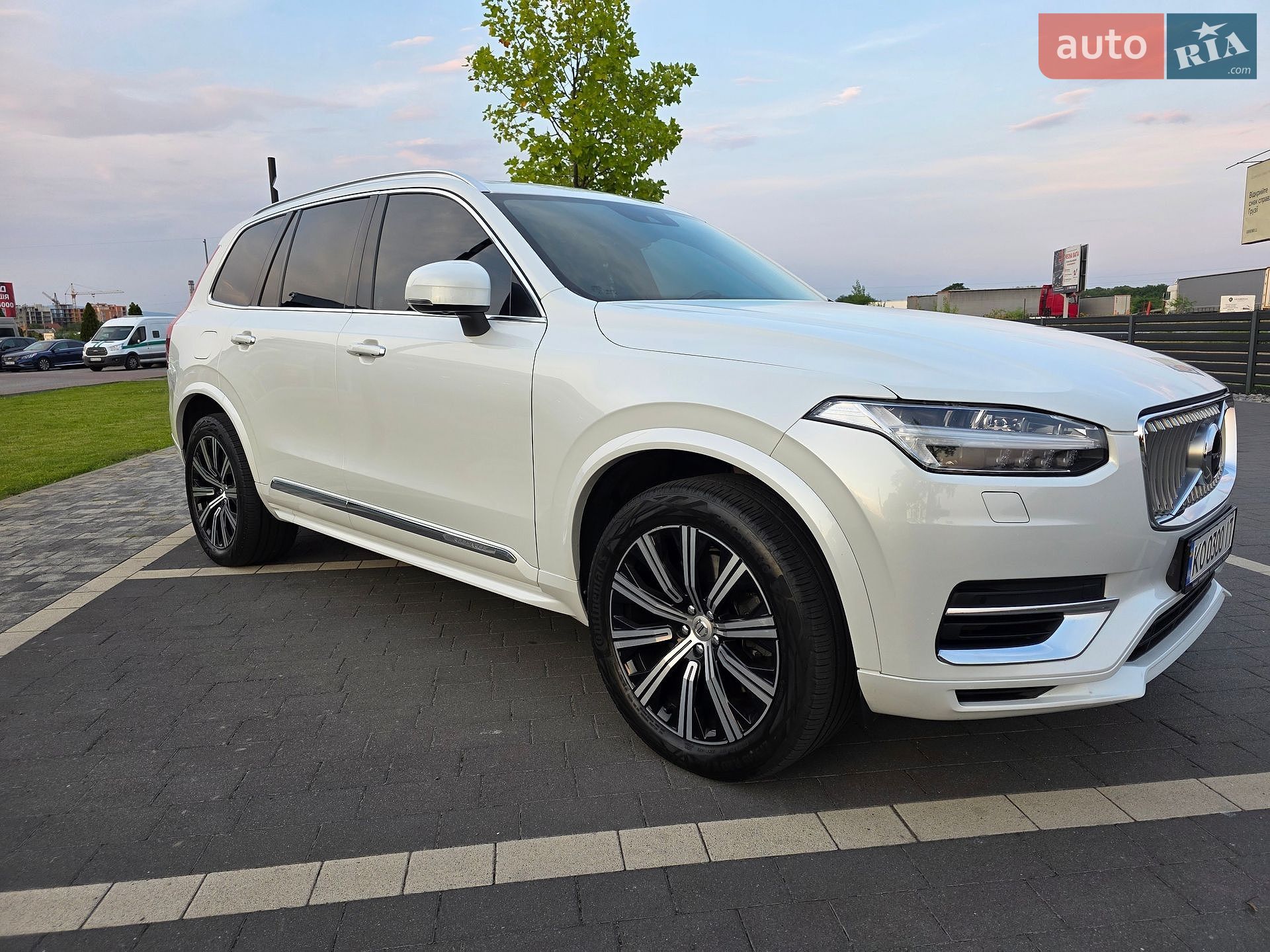 Volvo XC90 2020 VIN YV1LFBMUDM1702879 фото оголошення 6 з 52