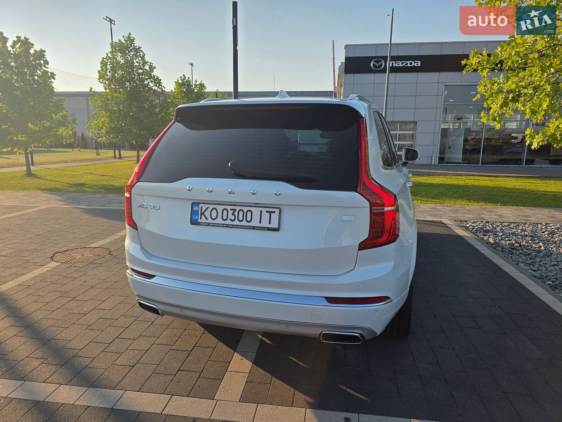 Volvo XC90 2020 VIN YV1LFBMUDM1702879 фото оголошення 16 з 52