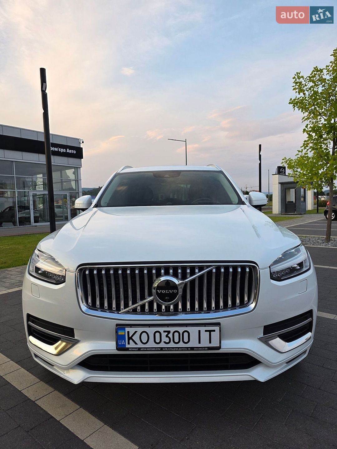 Volvo XC90 2020 VIN YV1LFBMUDM1702879 фото оголошення 18 з 52