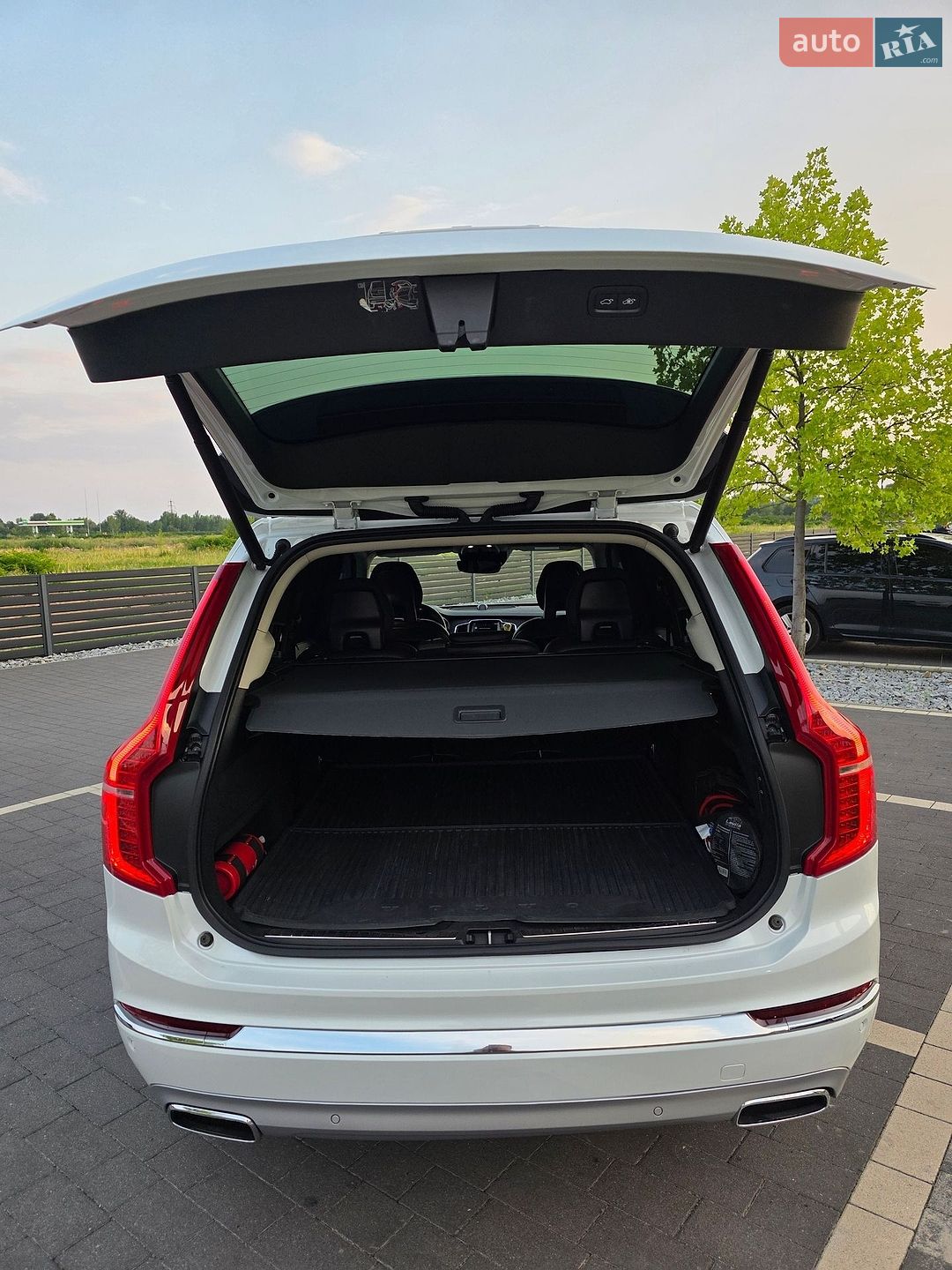 Volvo XC90 2020 VIN YV1LFBMUDM1702879 фото оголошення 21 з 52