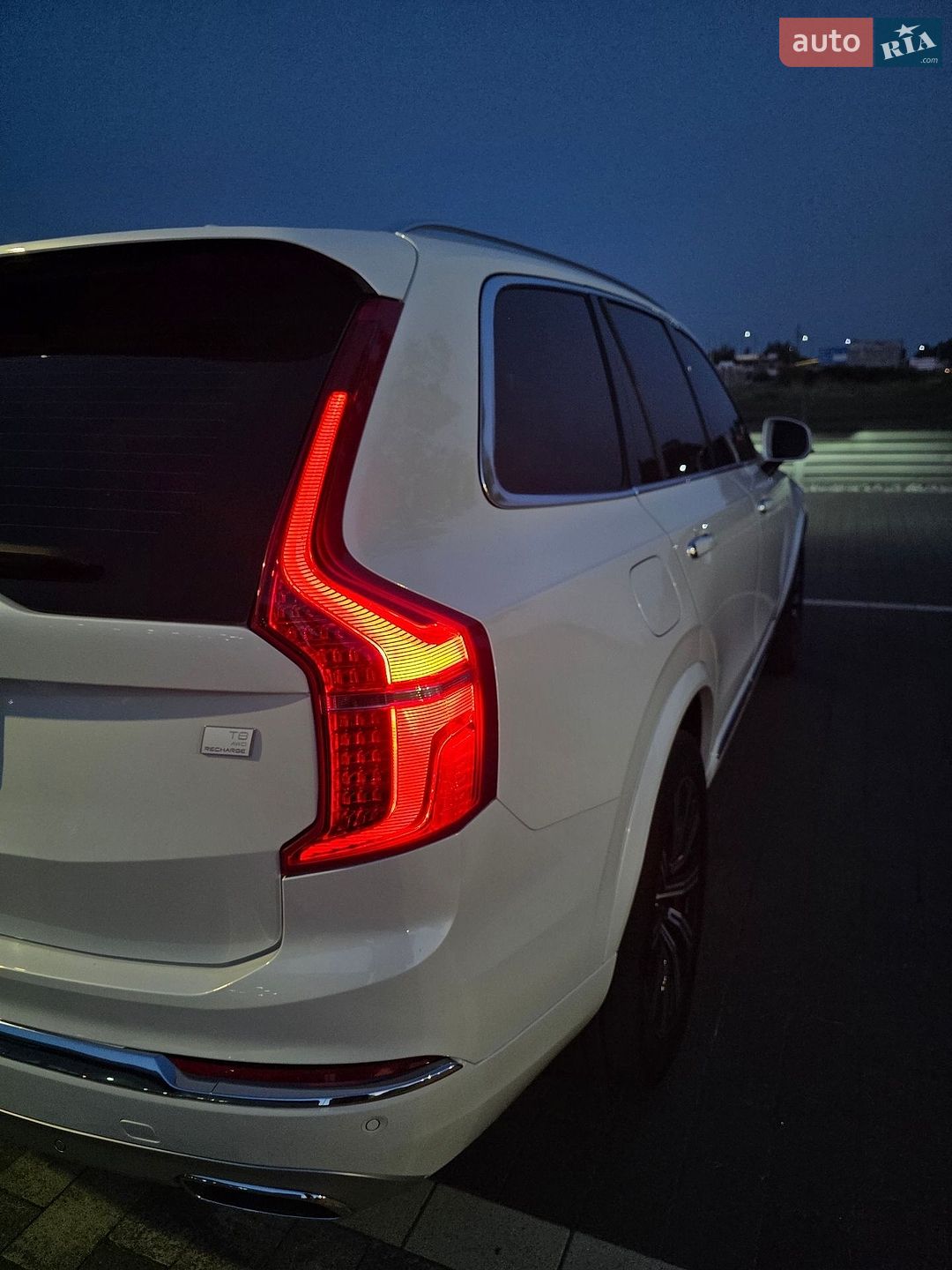 Volvo XC90 2020 VIN YV1LFBMUDM1702879 фото оголошення 23 з 52