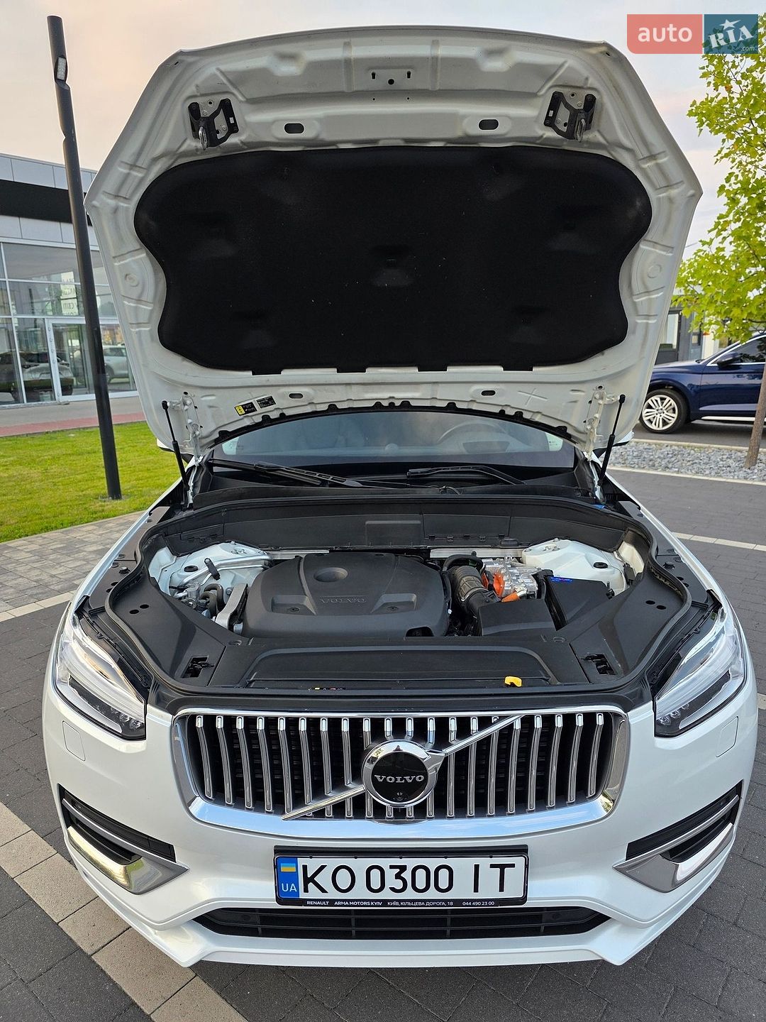 Volvo XC90 2020 VIN YV1LFBMUDM1702879 фото оголошення 24 з 52