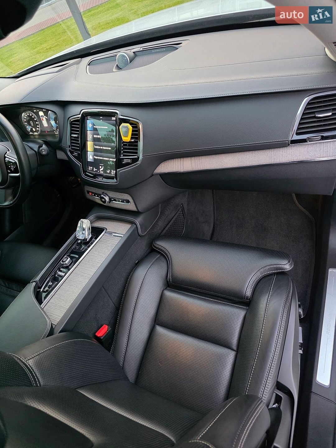 Volvo XC90 2020 VIN YV1LFBMUDM1702879 фото оголошення 30 з 52