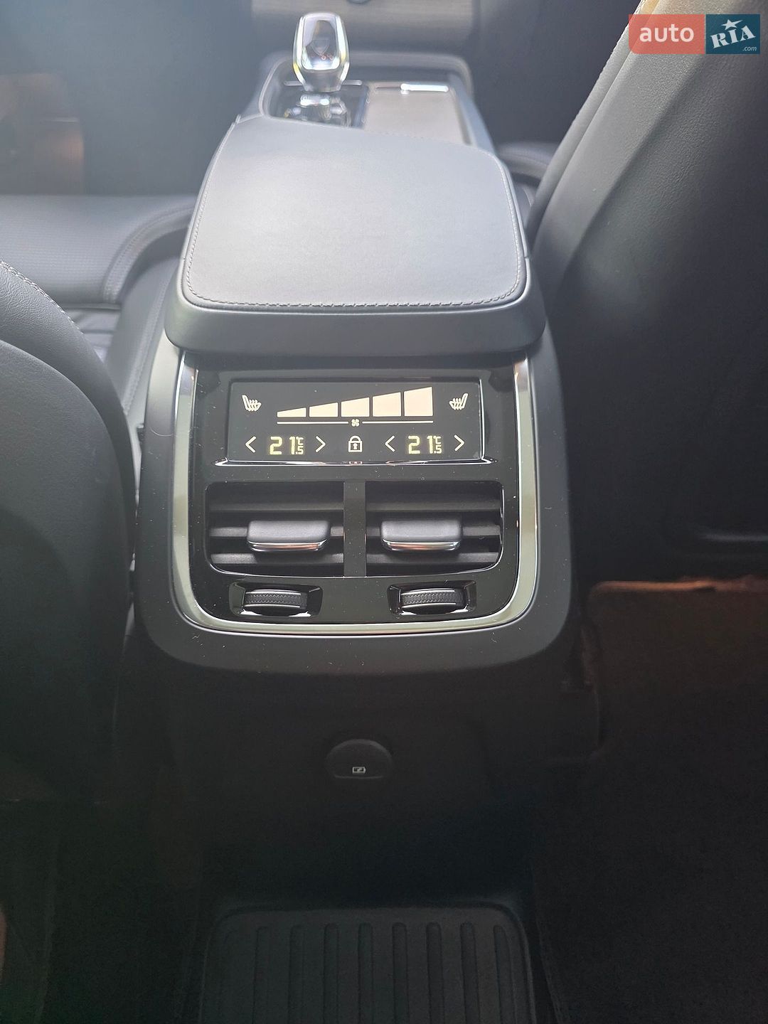 Volvo XC90 2020 VIN YV1LFBMUDM1702879 фото оголошення 35 з 52