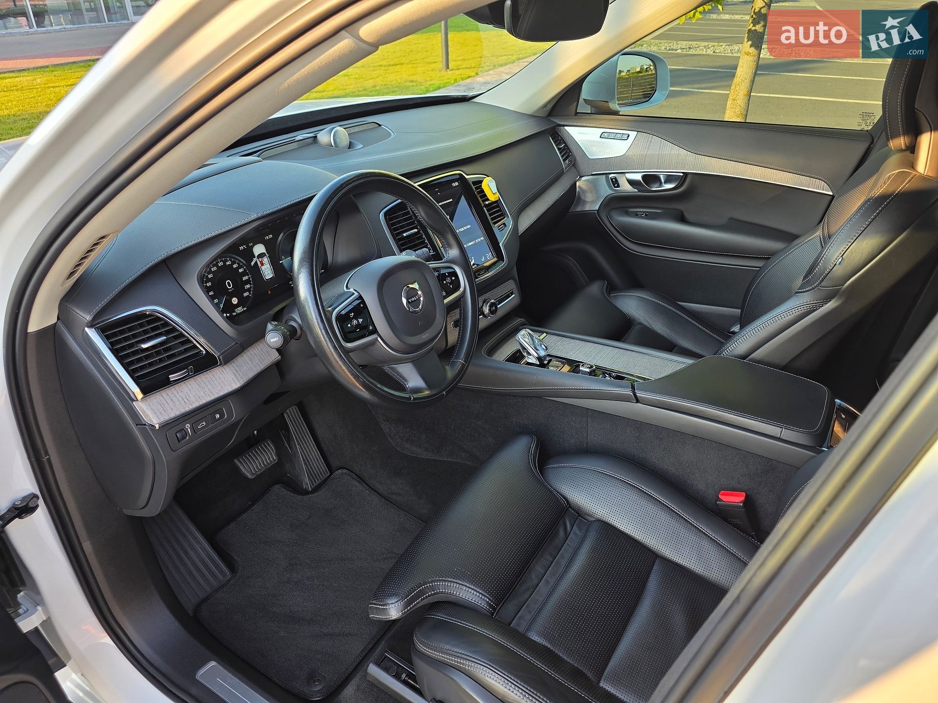 Volvo XC90 2020 VIN YV1LFBMUDM1702879 фото оголошення 43 з 52