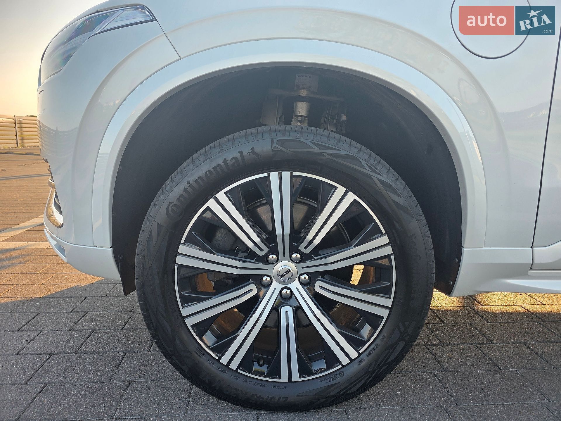 Volvo XC90 2020 VIN YV1LFBMUDM1702879 фото оголошення 52 з 52