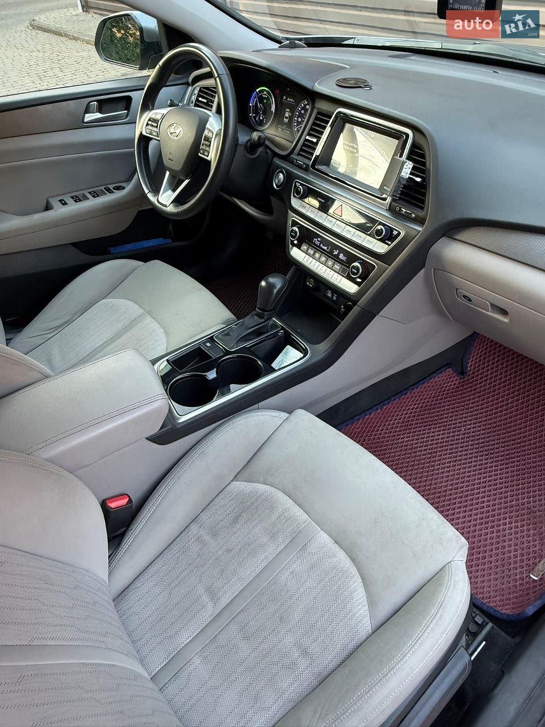 Hyundai Sonata 2018 VIN KMHE24L30JA081036 фото оголошення 14 з 18