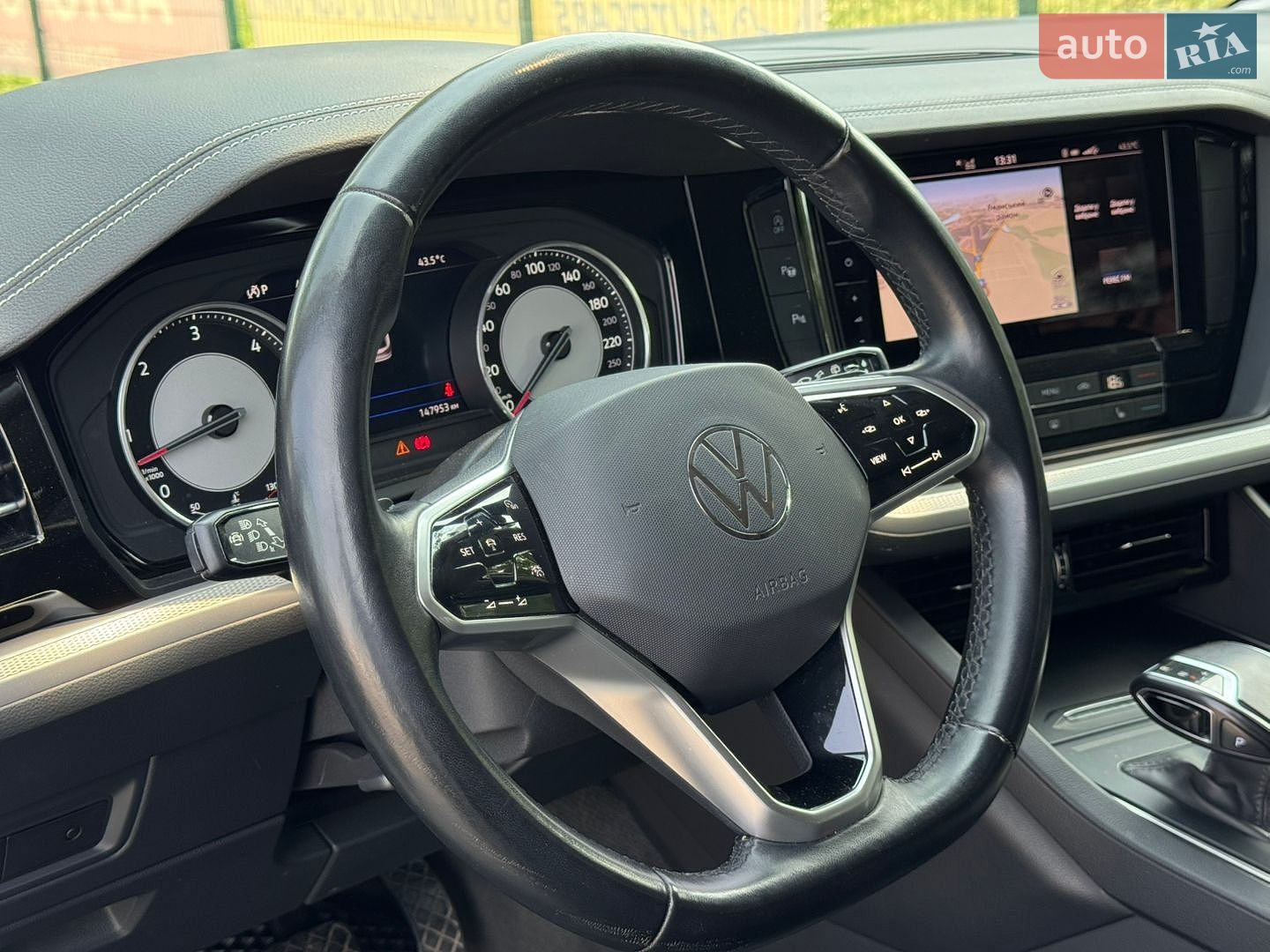Volkswagen Touareg 2021 VIN WVGZZZCRZMD033915 фото оголошення 16 з 48