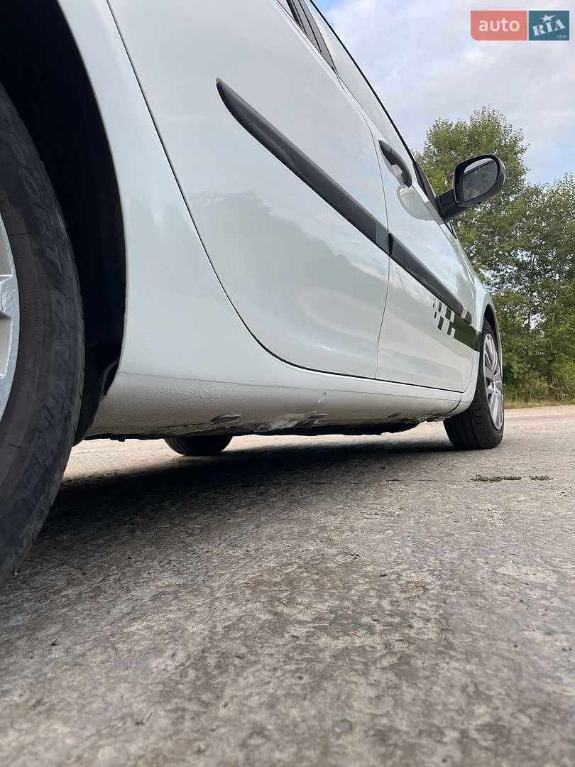 Renault Clio 2011 VIN VF1BR2HDH45689788 фото оголошення 23 з 28