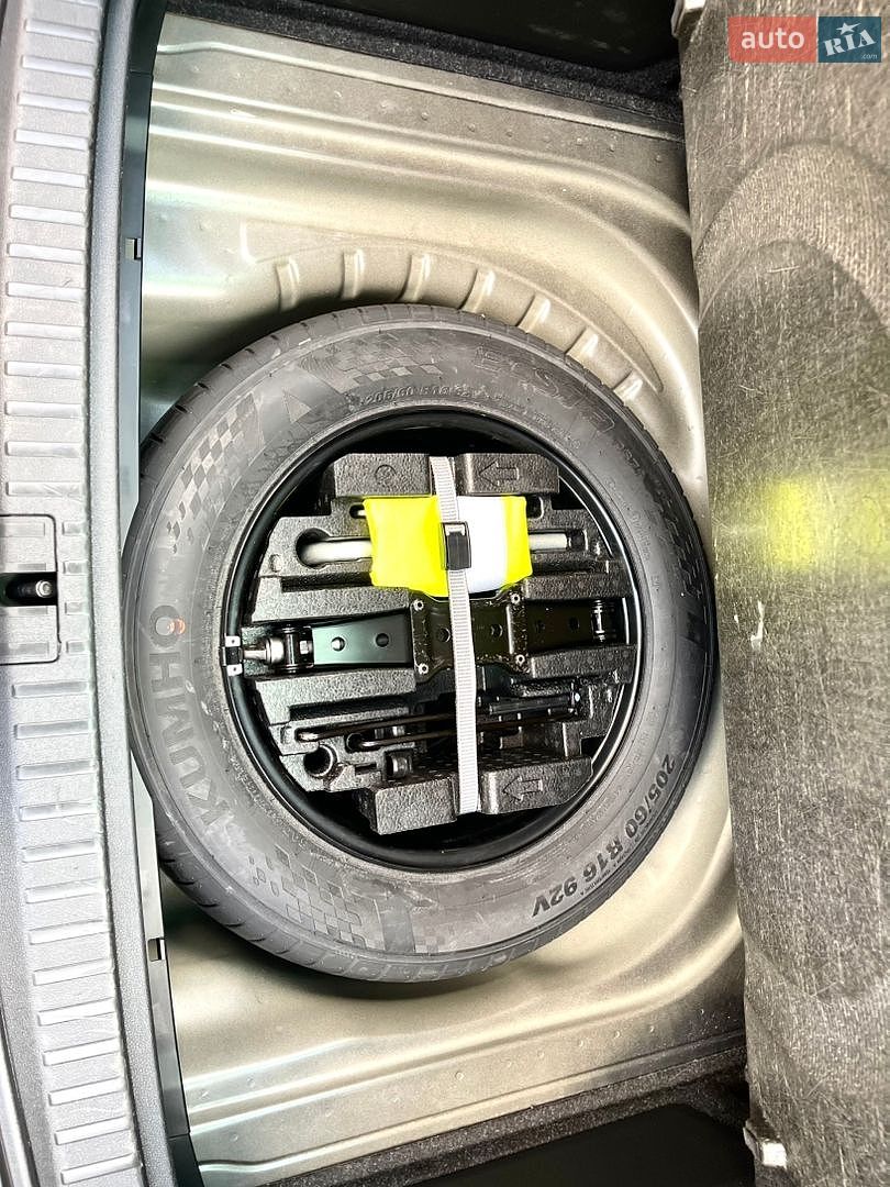 Skoda Octavia 2023 VIN TMBJJ8NXXPY123709 фото оголошення 40 з 43