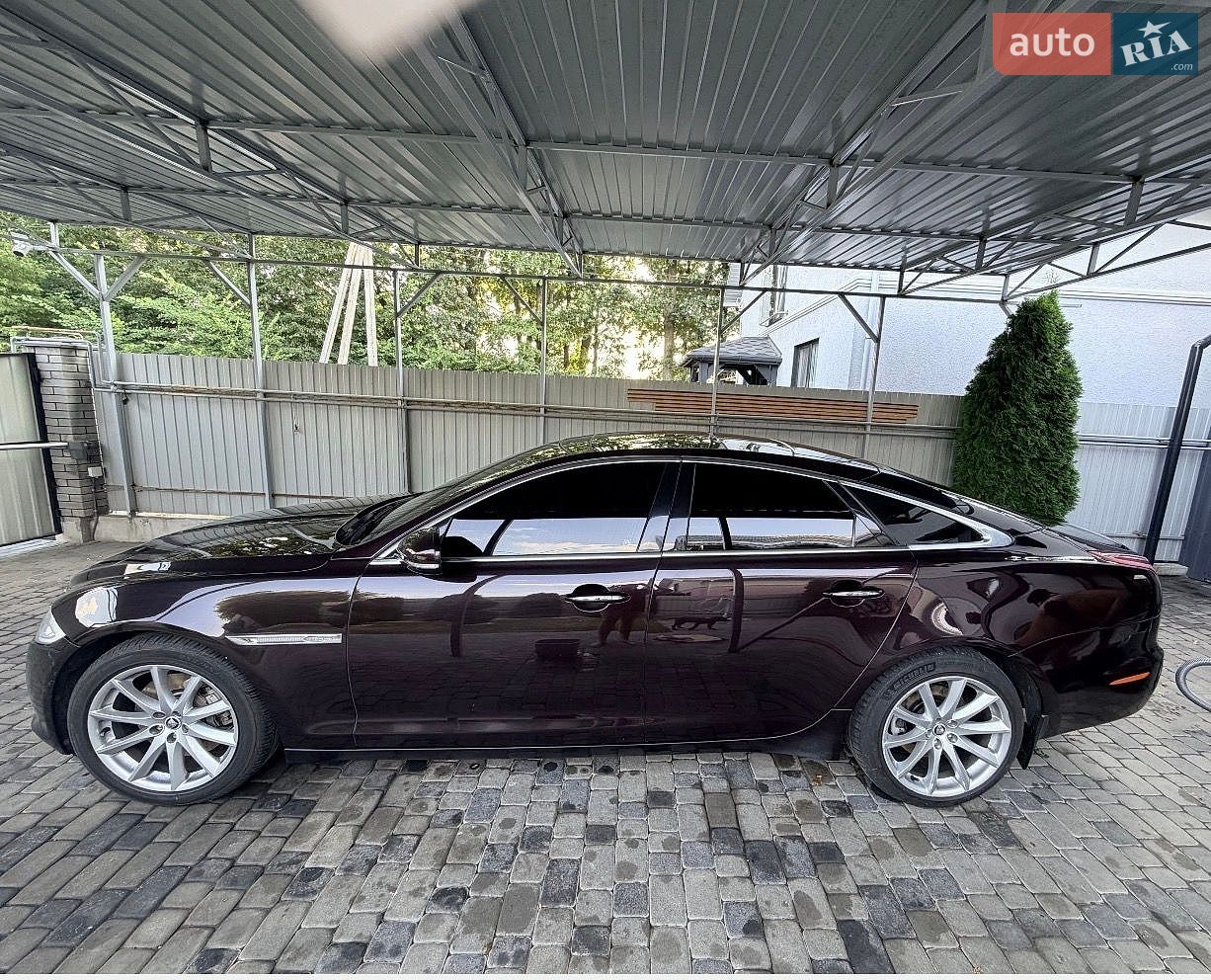 JAGUAR XJ 2011 VIN SAJAA1225BNV16528 фото оголошення 2 з 6
