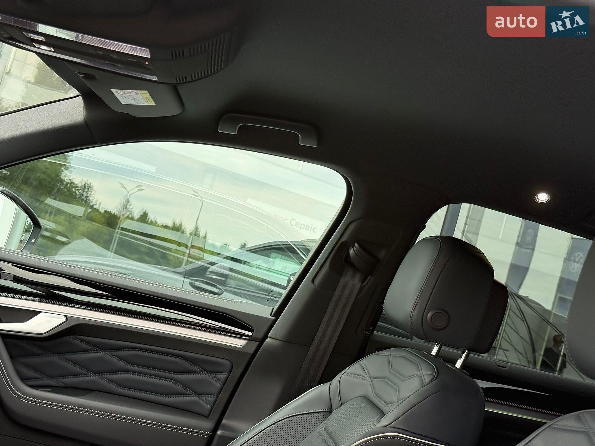 Volkswagen Touareg 2025 VIN WVGZZZCR3SD015031 фото оголошення 11 з 28