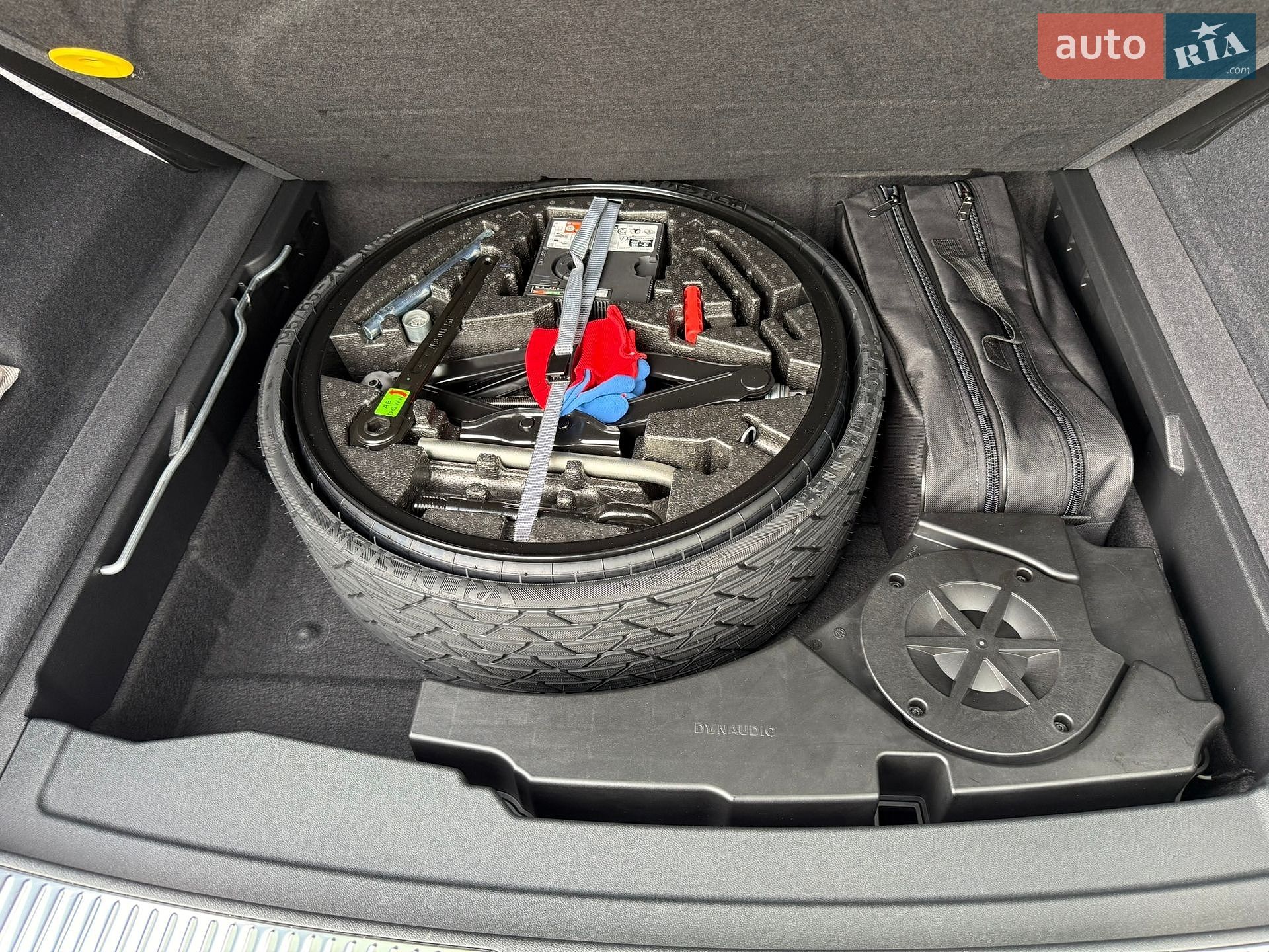 Volkswagen Touareg 2025 VIN WVGZZZCR3SD015031 фото оголошення 22 з 28