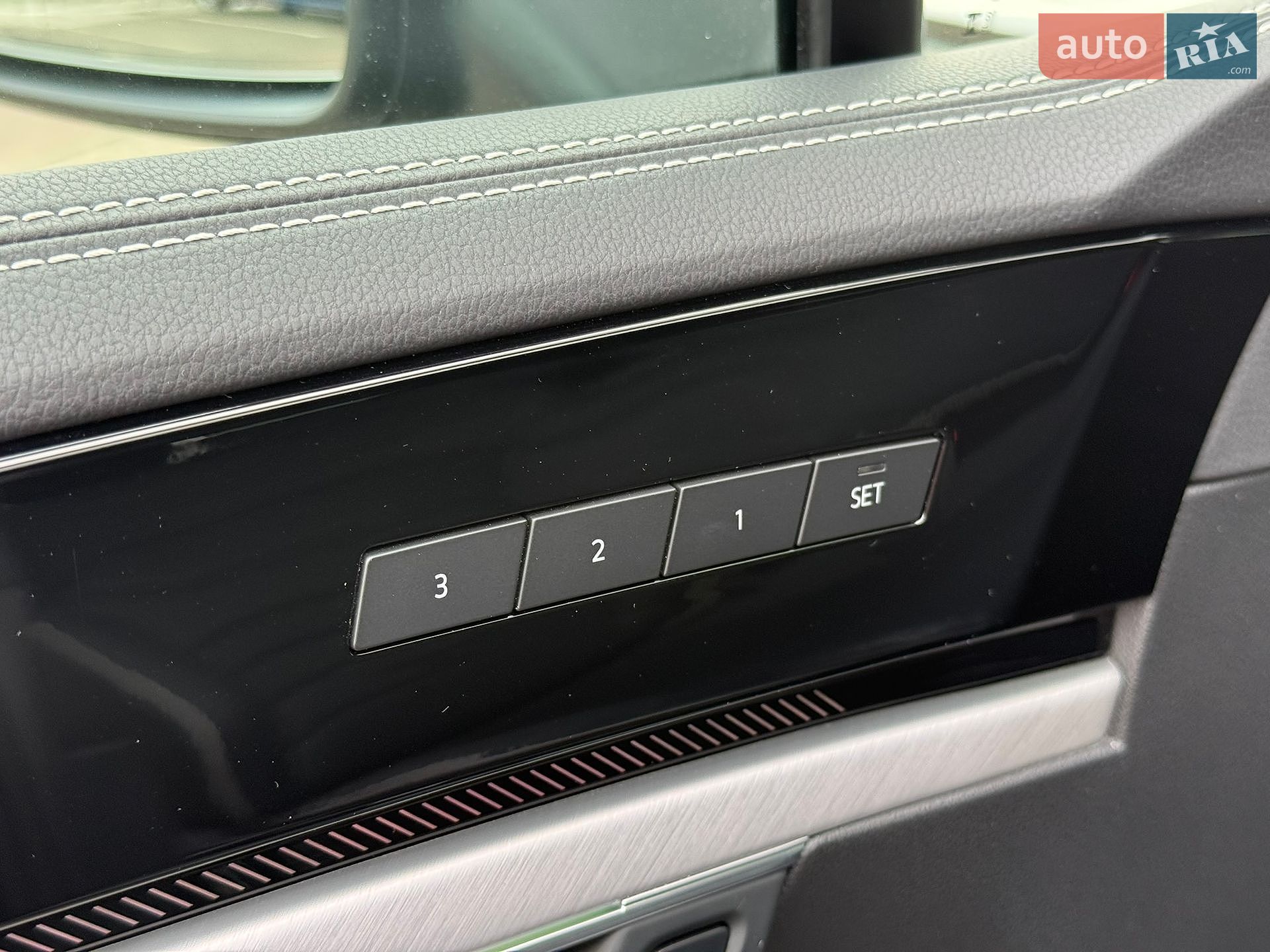 Volkswagen Touareg 2025 VIN WVGZZZCR3SD015031 фото оголошення 24 з 28