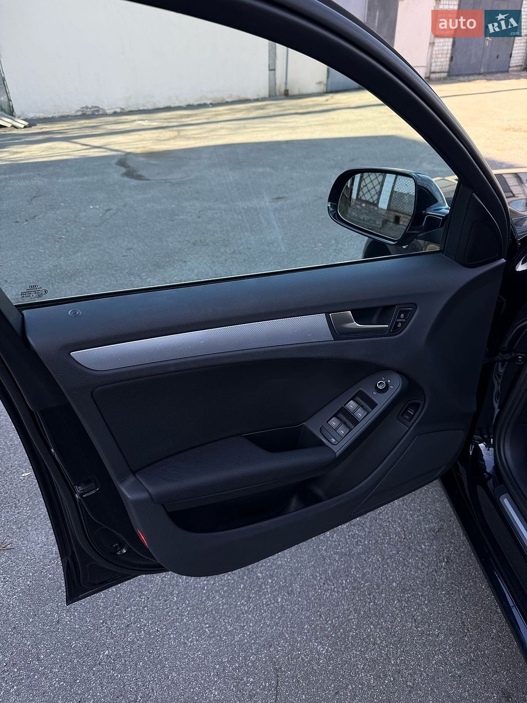 Audi A4 2011 VIN WAUZZZ8K6CA111011 фото оголошення 17 з 45