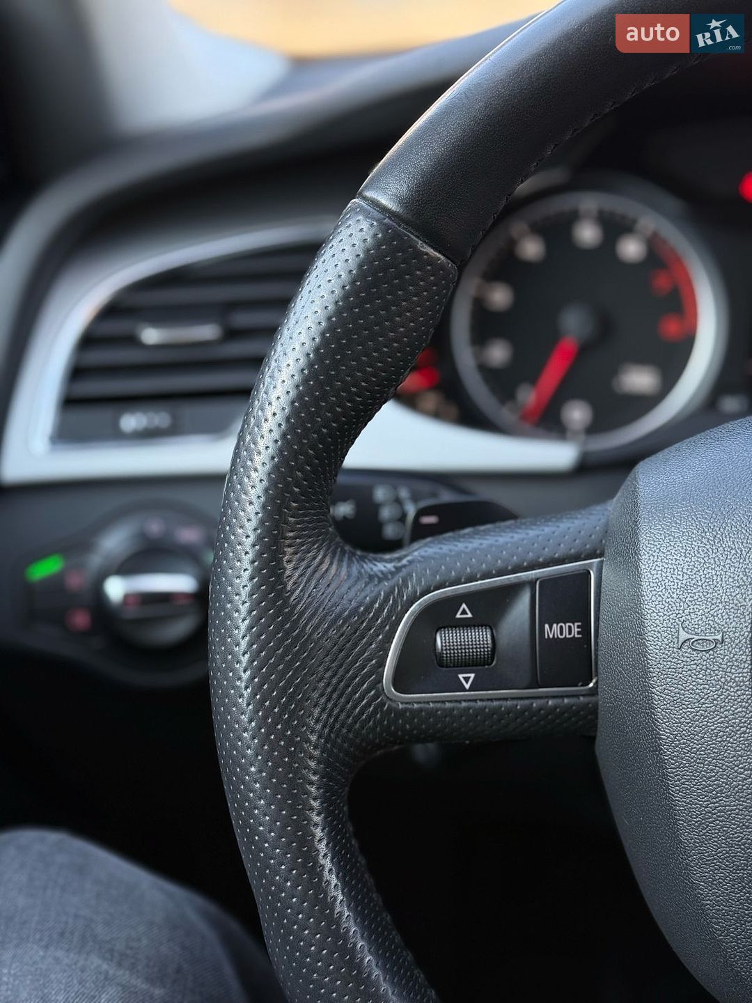 Audi A4 2011 VIN WAUZZZ8K6CA111011 фото оголошення 24 з 45