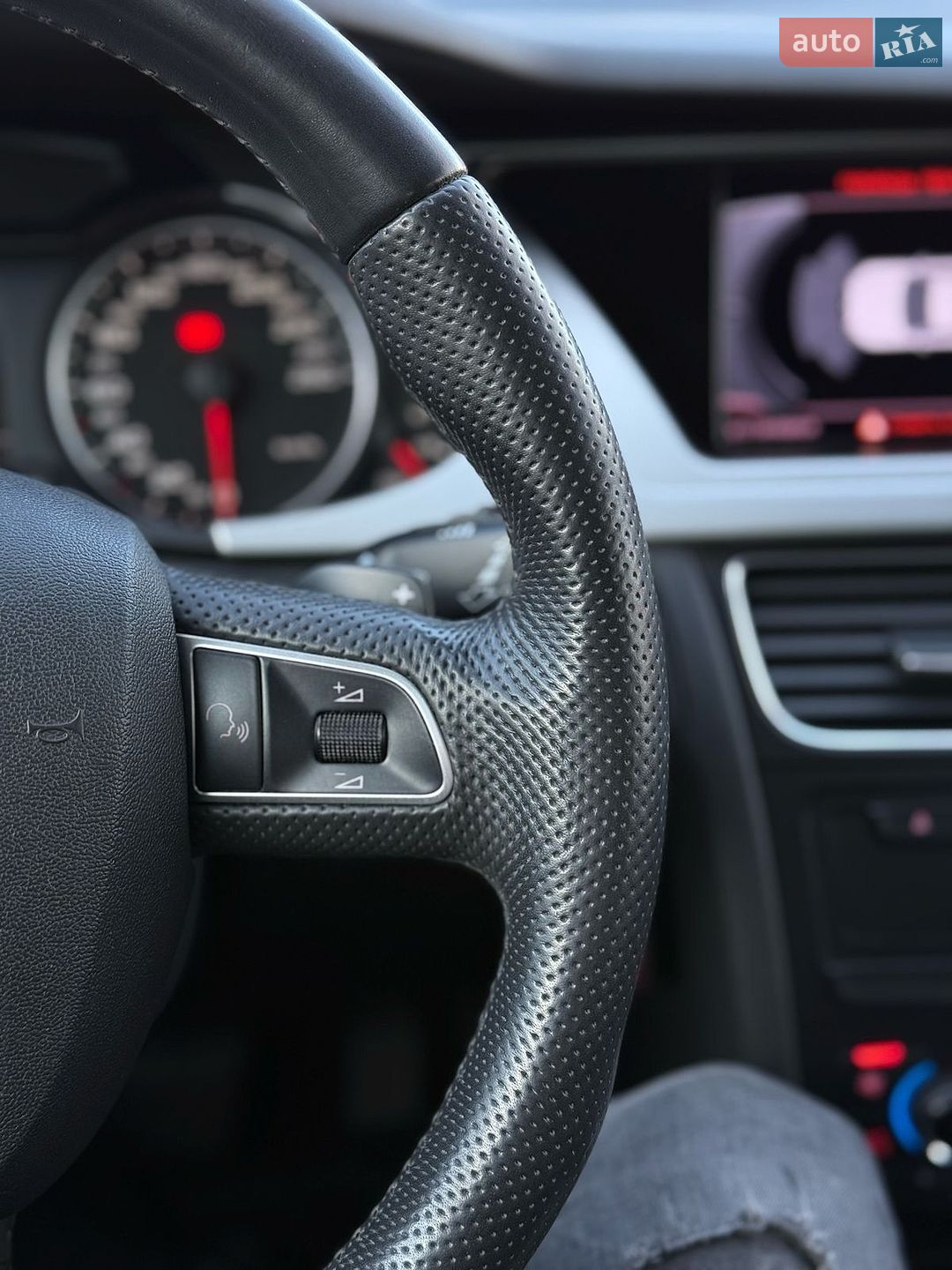 Audi A4 2011 VIN WAUZZZ8K6CA111011 фото оголошення 25 з 45