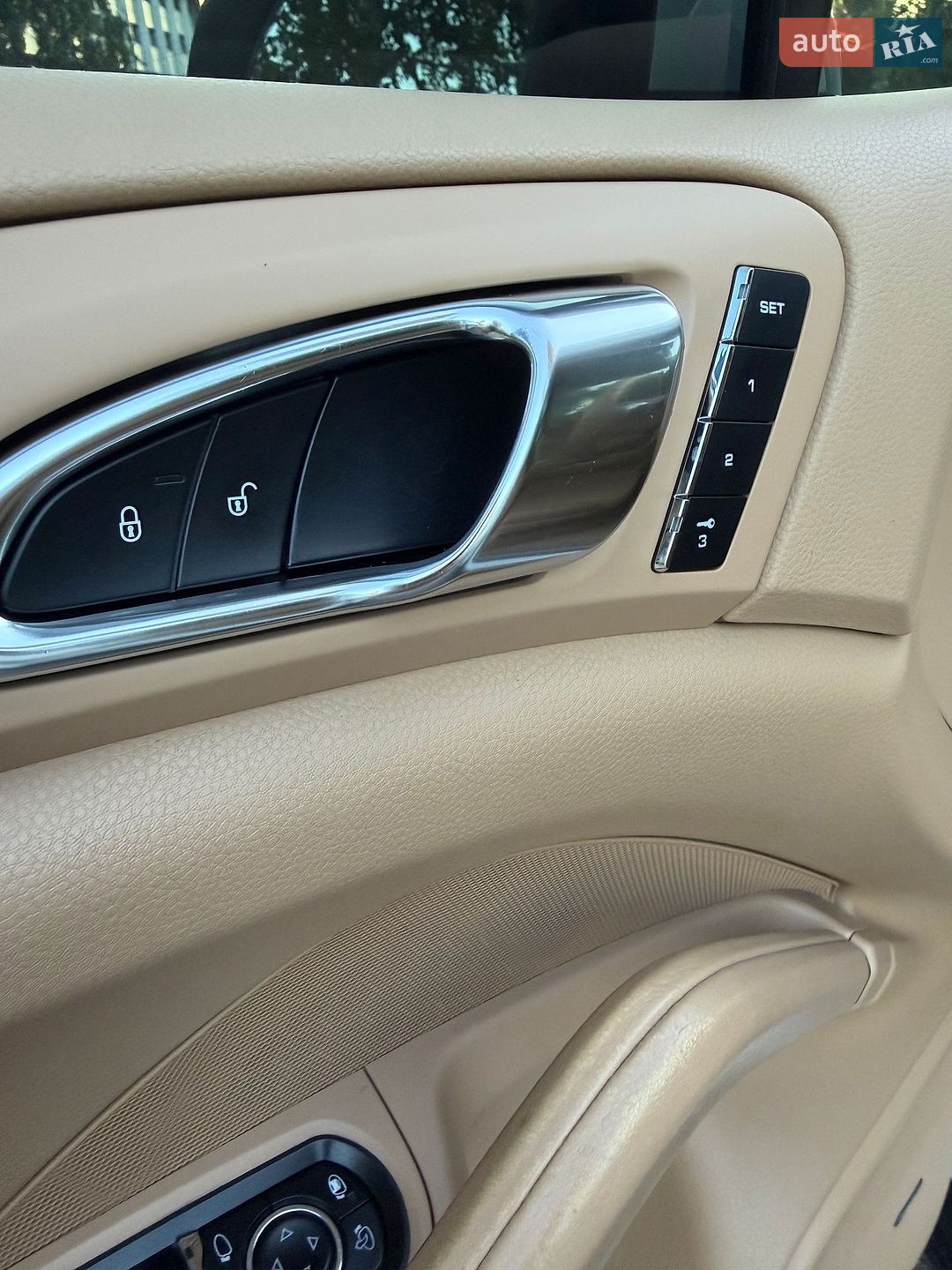 Porsche Cayenne 2013 VIN WP1AF2A21DLA43988 фото оголошення 16 з 49