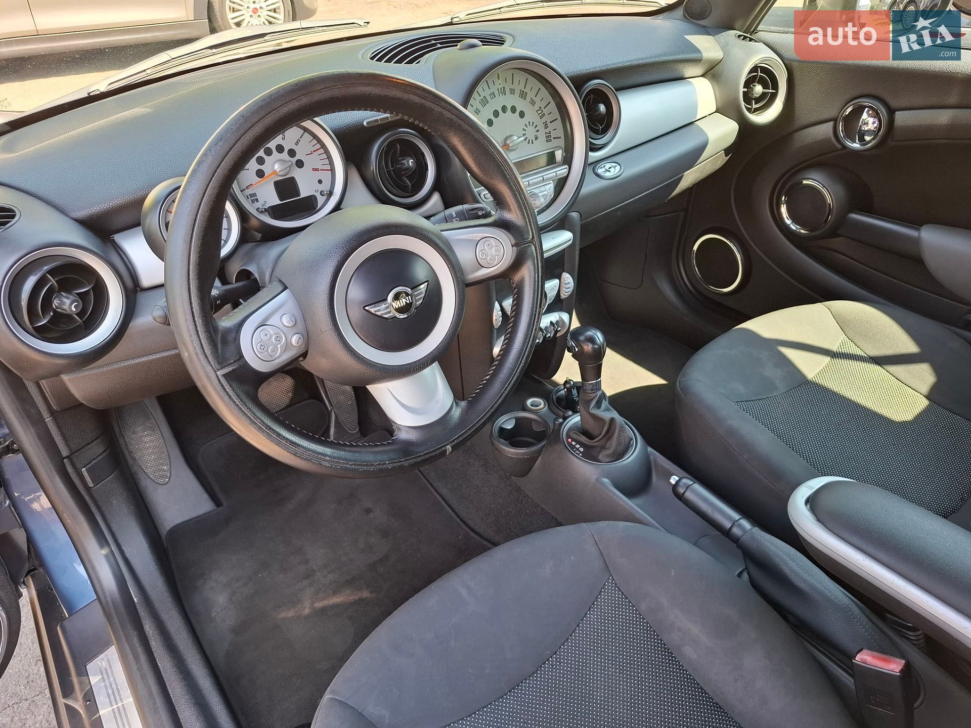 MINI Cooper 2009 VIN WMWMR31020TX68095 фото оголошення 11 з 15