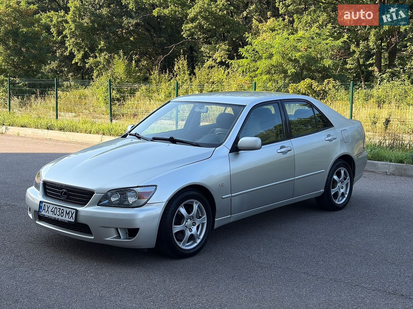 Lexus IS 2001 VIN JTDBS182000013166 фото оголошення 2 з 21