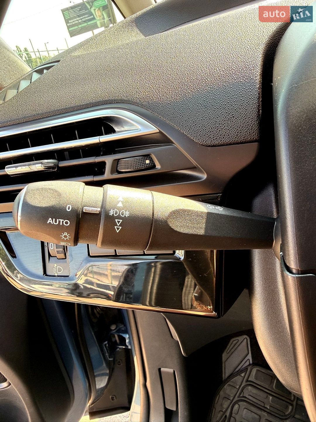 Citroen C4 Picasso 2014 VIN VF73A5FV8EJ575401 фото оголошення 19 з 29