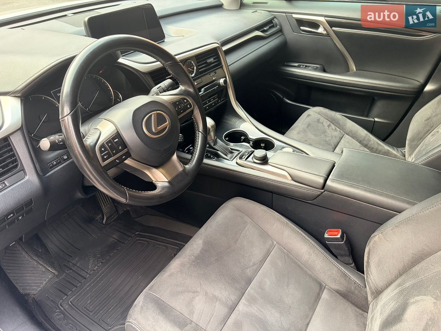 Lexus RX 2018 VIN JTJBAMCA302062849 фото оголошення 13 з 25