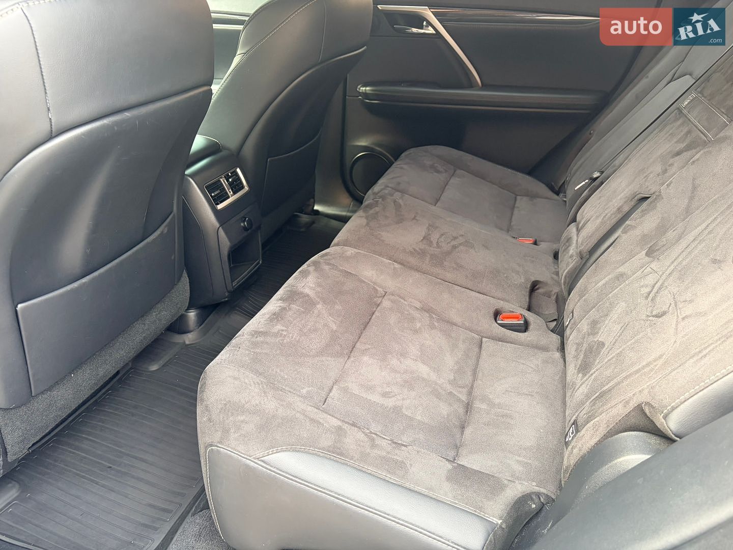 Lexus RX 2018 VIN JTJBAMCA302062849 фото оголошення 14 з 25