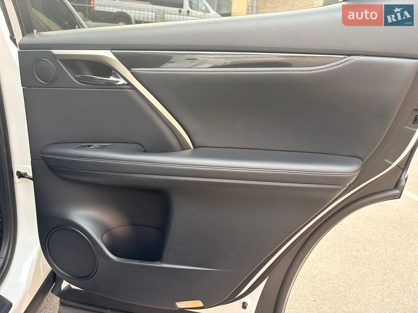 Lexus RX 2018 VIN JTJBAMCA302062849 фото оголошення 23 з 25