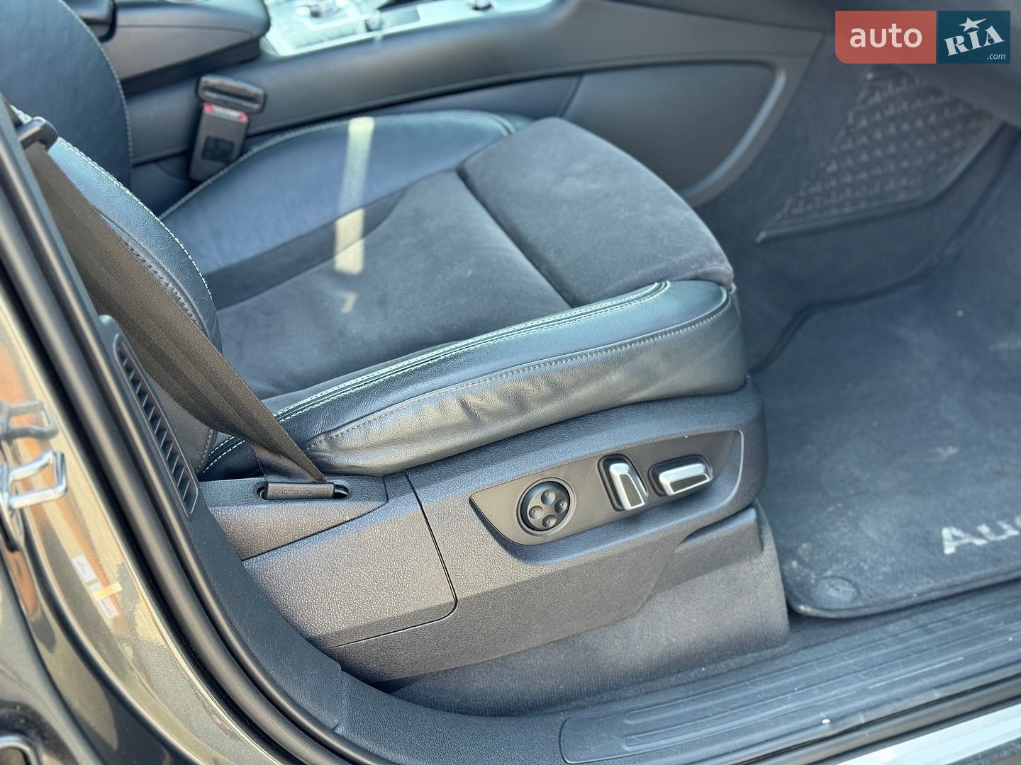 Audi Q7 2015 VIN WAUZZZ4L9FD029291 фото оголошення 16 з 39