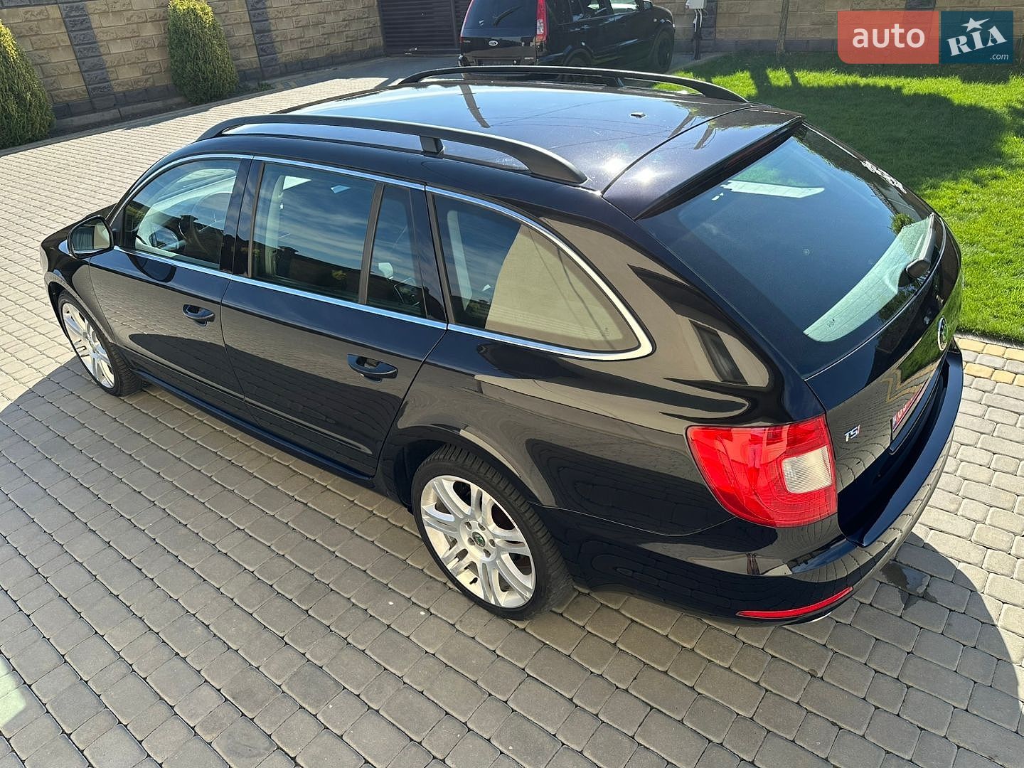 Skoda Superb 2011 VIN TMBJB93T3B9046588 фото оголошення 2 з 52