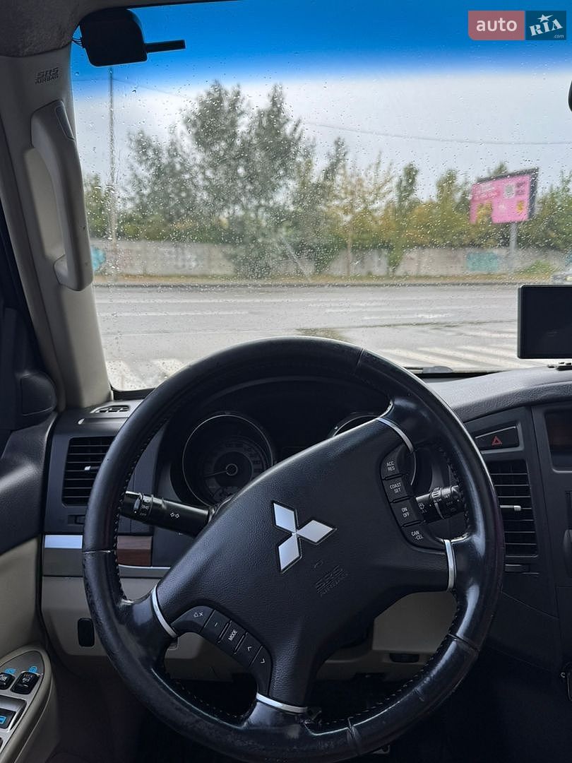Mitsubishi Pajero 2007 VIN JMYLYV98W7J721787 фото оголошення 7 з 14