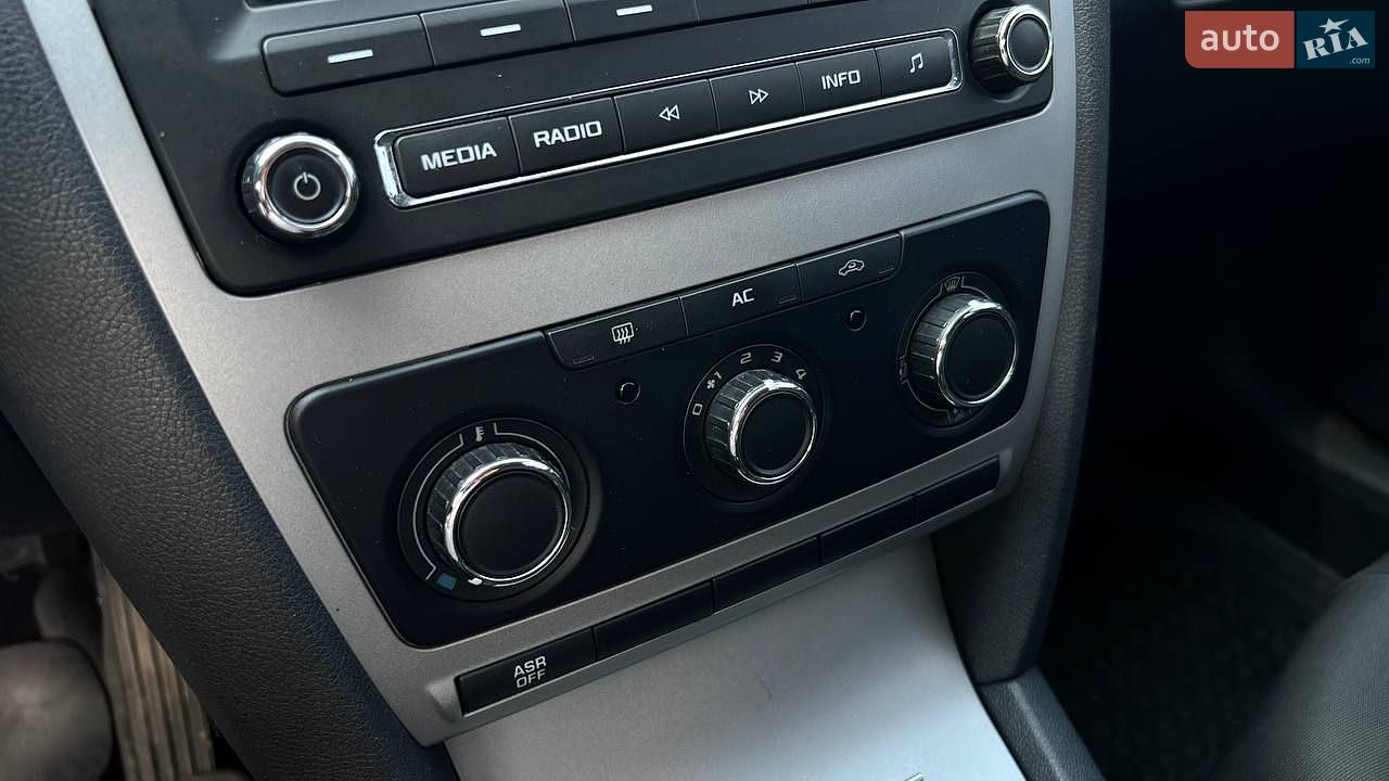 Skoda Octavia 2012 VIN TMBCA412XCB159065 фото оголошення 15 з 35