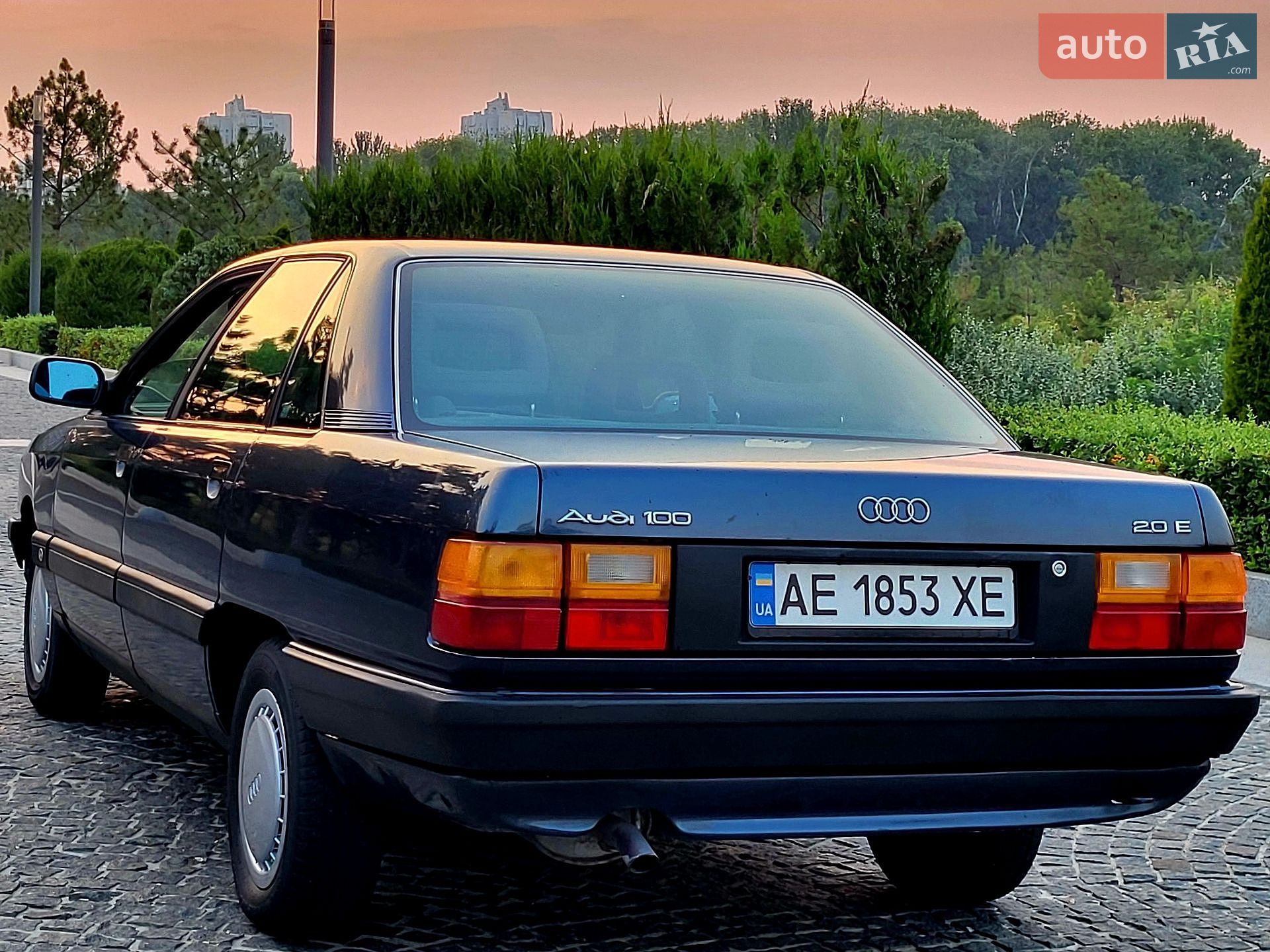 Audi 100 1988 VIN WAUZZZ44ZJN205700 фото оголошення 8 з 47