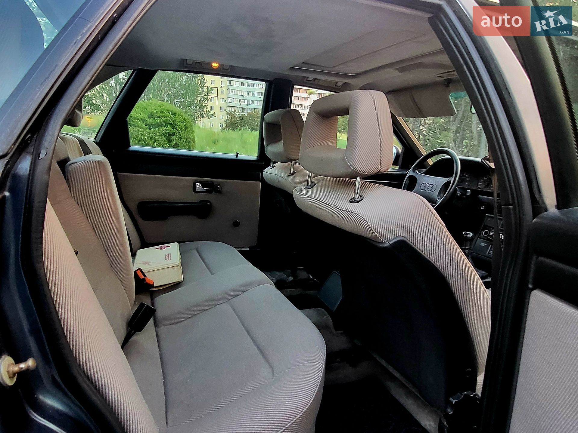 Audi 100 1988 VIN WAUZZZ44ZJN205700 фото оголошення 18 з 47