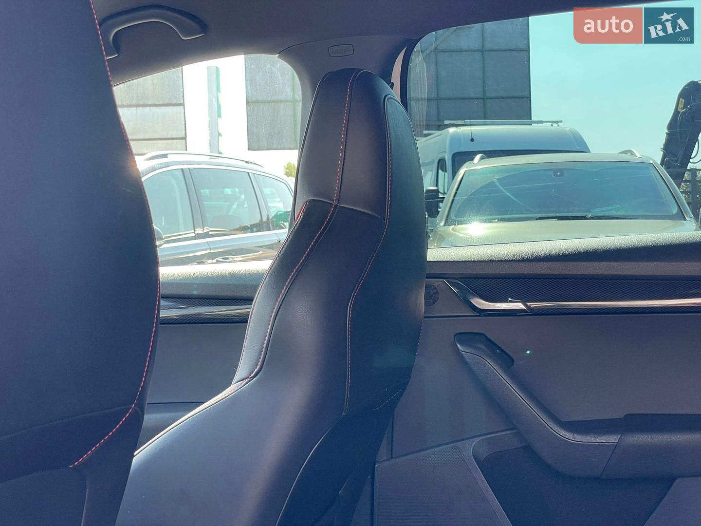 Skoda Octavia 2015 VIN TMBJK7NE6G0093726 фото оголошення 30 з 48