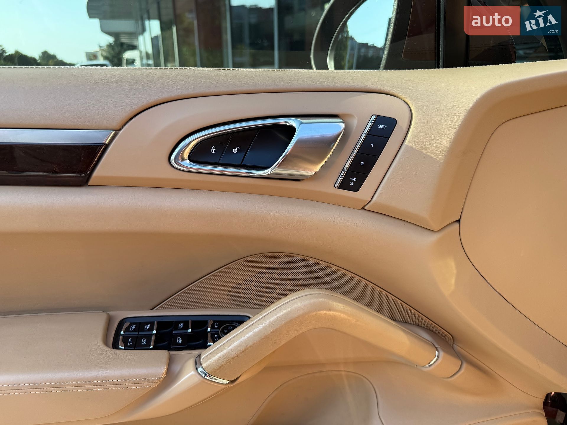 Porsche Cayenne 2013 VIN WP1ZZZ92ZDLA97541 фото оголошення 19 з 43