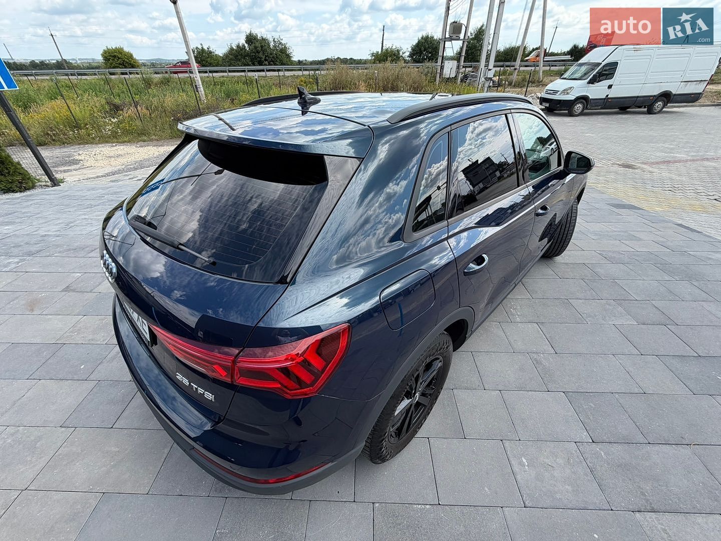 Audi Q3 2019 VIN WAUZZZF32L1060621 фото оголошення 10 з 24