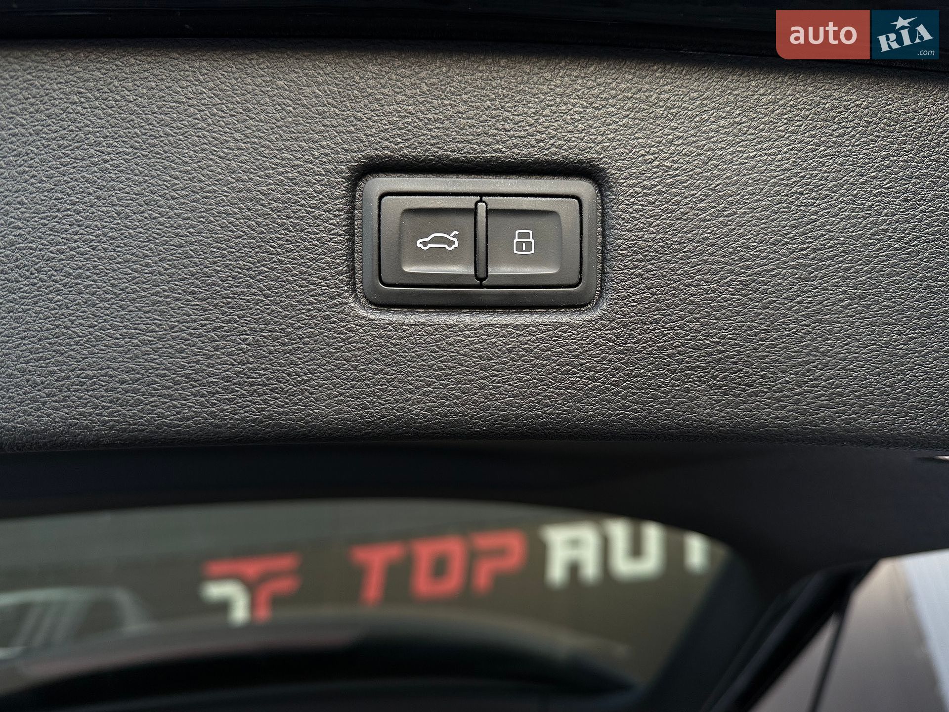 Audi Q7 2020 VIN WA1LXAF70LD003071 фото оголошення 32 з 90