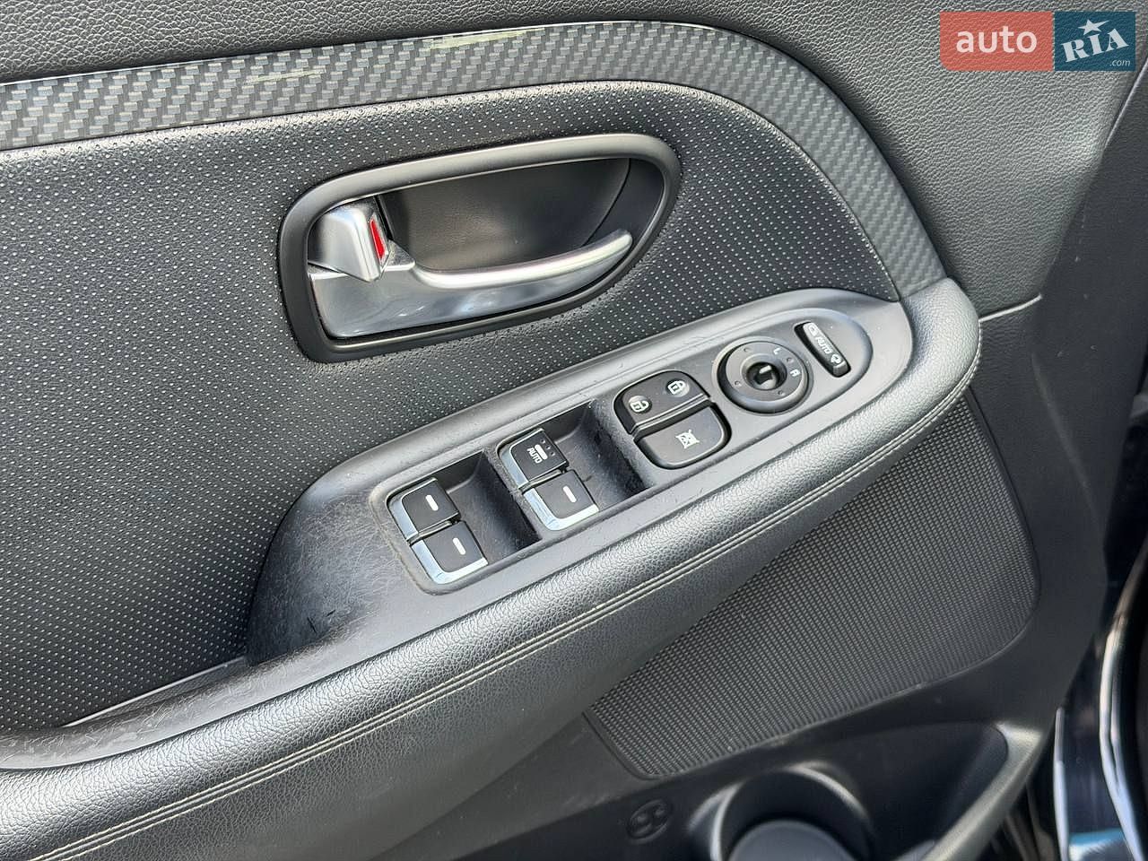 Kia Carens 2016 VIN KNAHU815GHK171115 фото оголошення 32 з 56