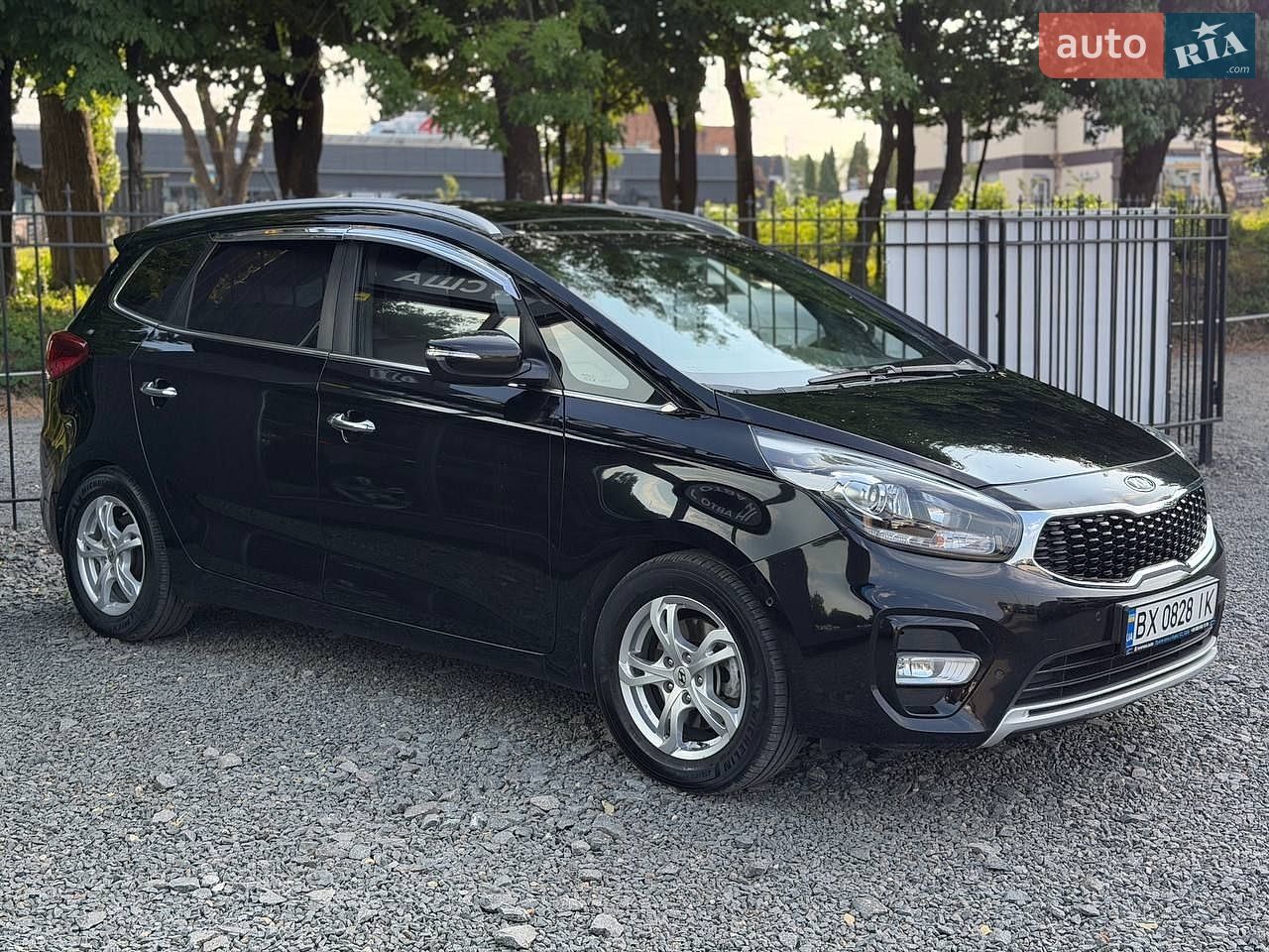 Kia Carens 2016 VIN KNAHU815GHK171115 фото оголошення 18 з 56