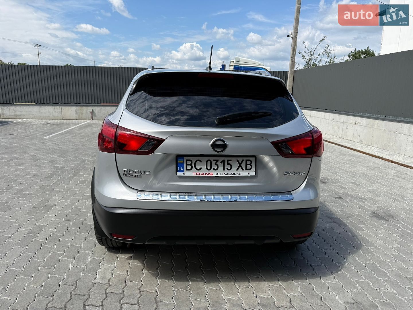Nissan Rogue Sport 2017 VIN JN1BJ1CR6HW144041 фото оголошення 4 з 18